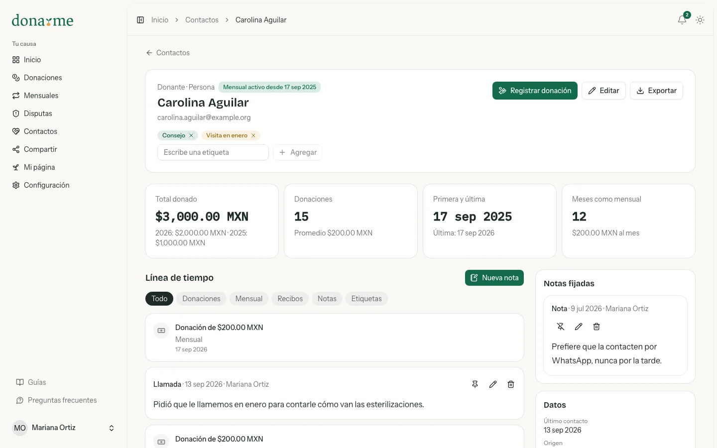 Perfil de un contacto con su línea de tiempo, sus notas y sus datos